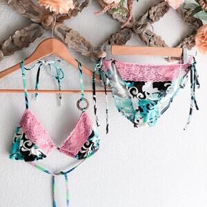 New boutique scrunch bottom cheeky string bikini lace trim swimsuit